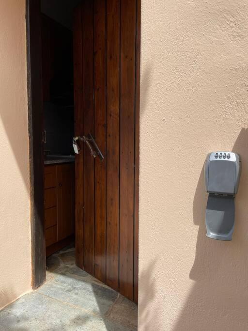 Almond Home Livadia  Ngoại thất bức ảnh