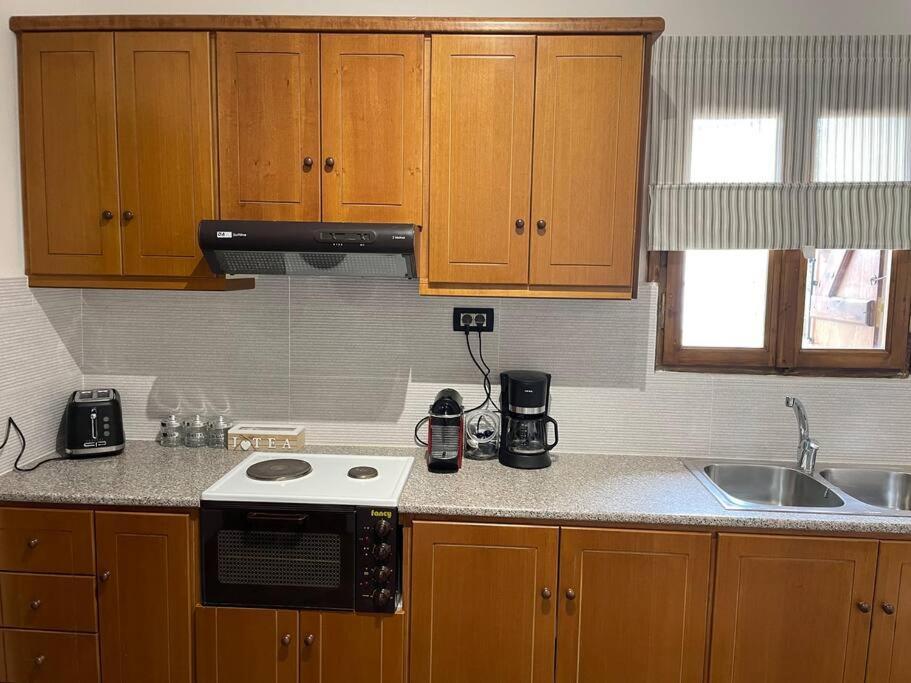 Almond Home Livadia  Ngoại thất bức ảnh